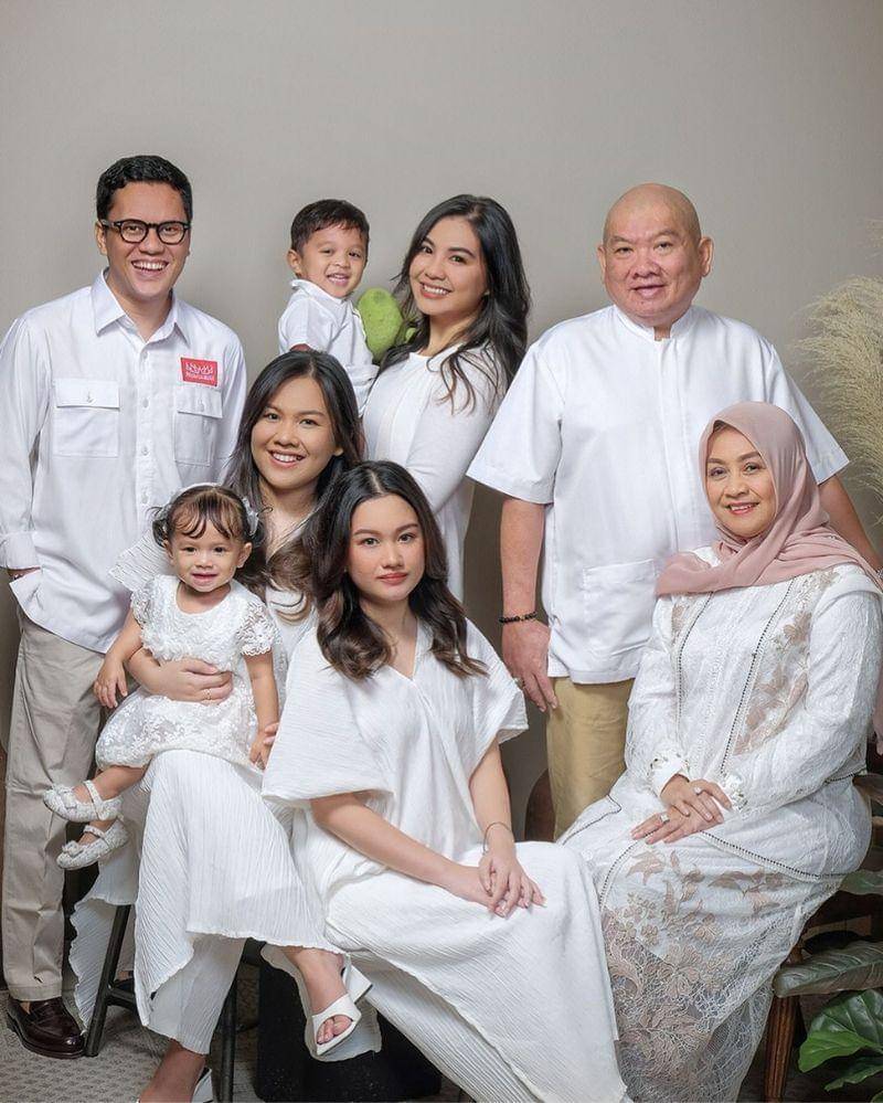 Instagram.com/tiarapangestika